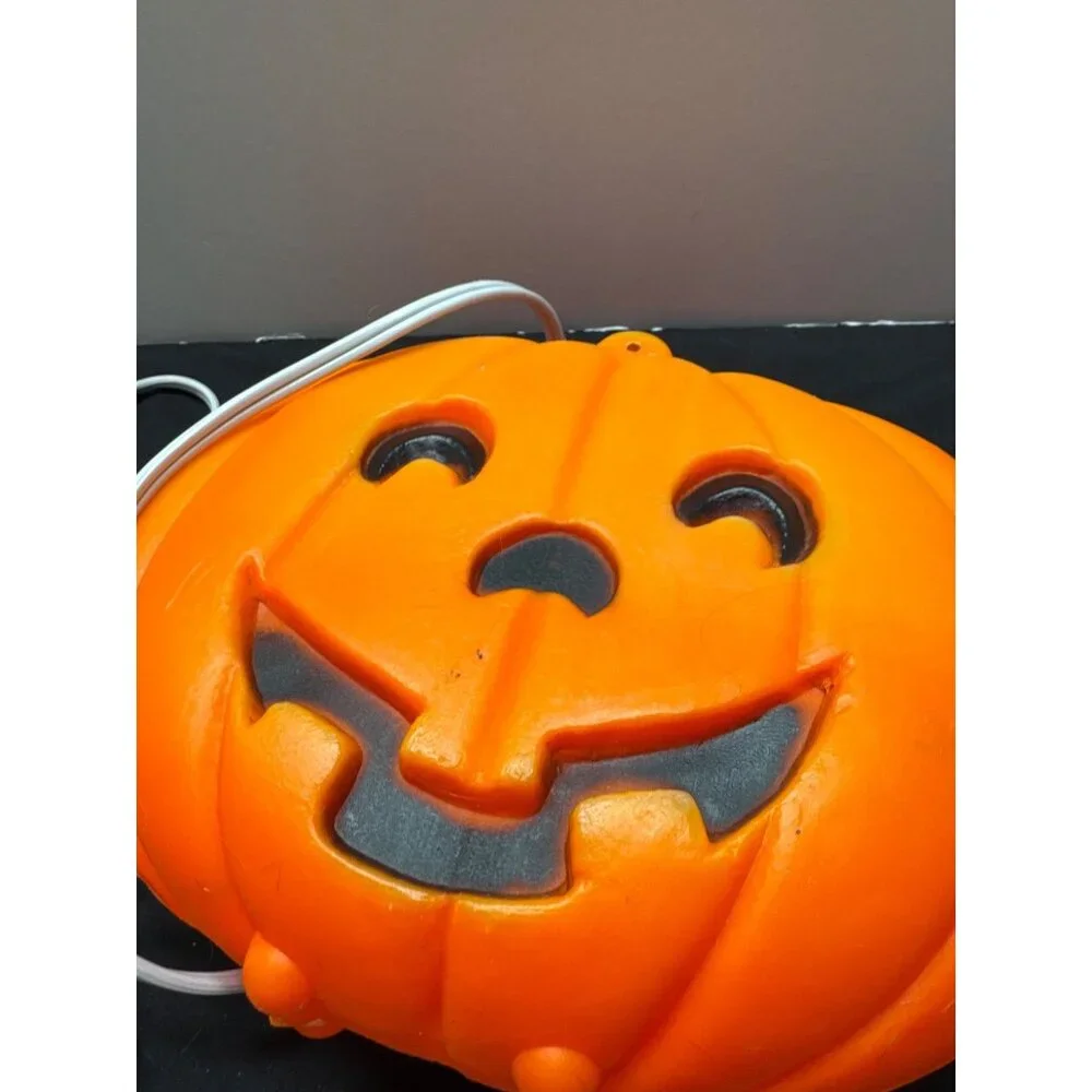Vintage Light-Up Halloween Pumpkin Jack-O-Lantern Decoration